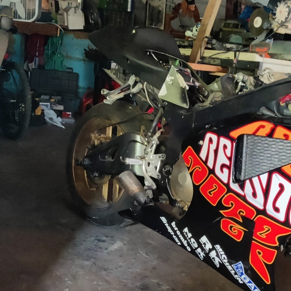 2005 Honda RC51 SP2 - Picture 4 of 12